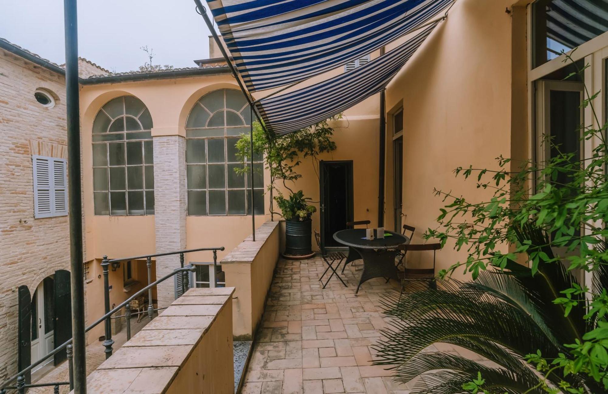 Palazzo Romani Adami فيرمو المظهر الخارجي الصورة
